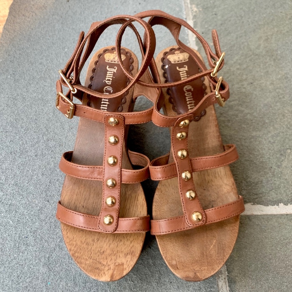 Juicy Couture Tan Platform Sandals with Gold Accents